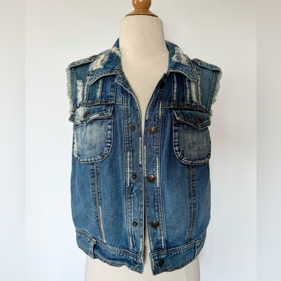 Free People crochet jeans Vest Jacket distressed Macrame Cargo Moody Blue Combo - Picture 3 of 11